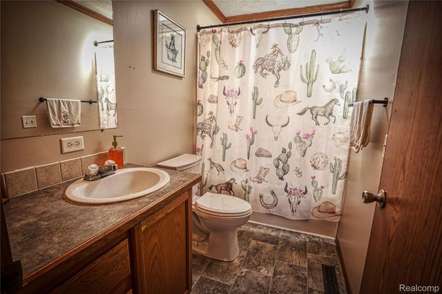 280 Pompano Court, Lapeer Township, MI 48446