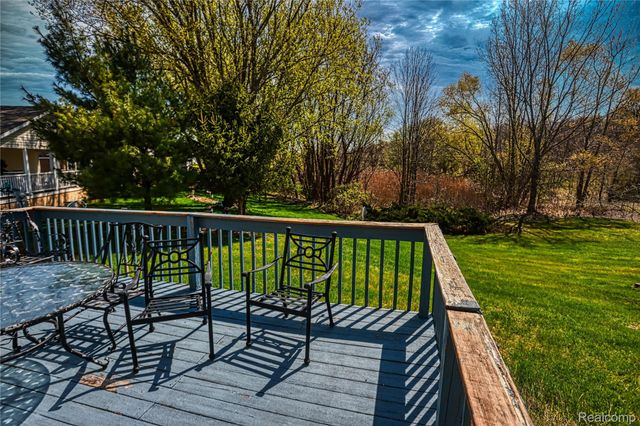 280 Pompano Court, Lapeer Township, MI 48446