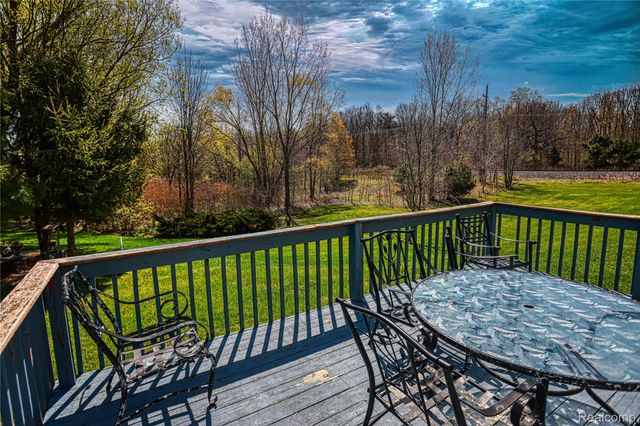 280 Pompano Court, Lapeer Township, MI 48446