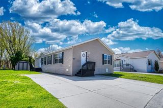 280 Pompano Court, Lapeer Township, MI 48446