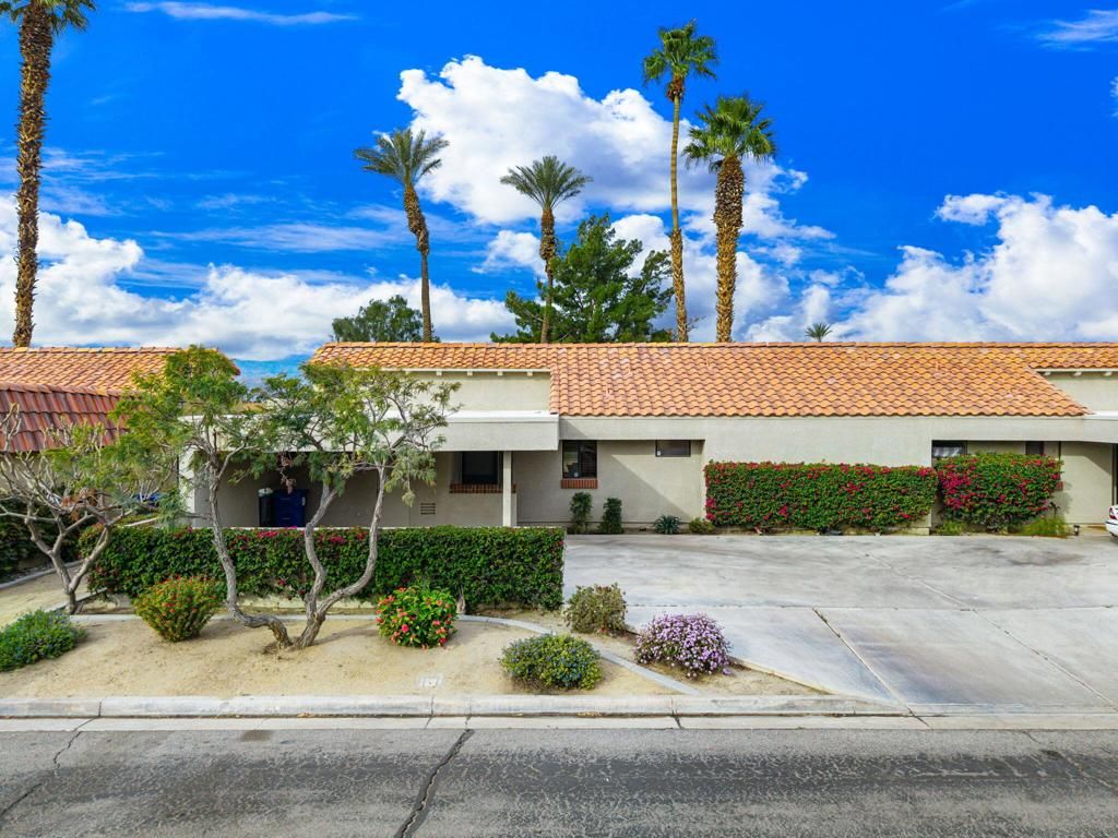 Image 1 of property listing at 40523 Preston Trail, Palm Desert, CA 92211