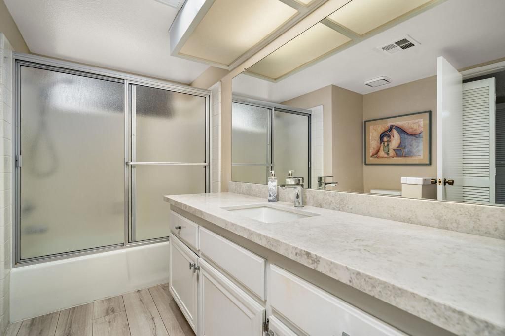 Image 14 of property listing at 40523 Preston Trail, Palm Desert, CA 92211