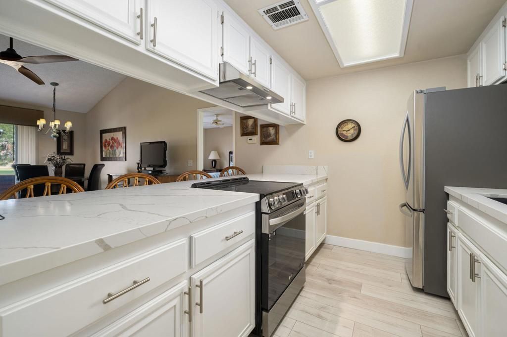 Image 7 of property listing at 40523 Preston Trail, Palm Desert, CA 92211