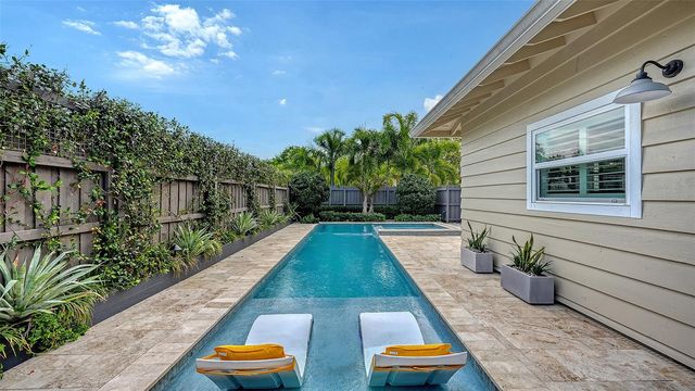 1661 S JEFFERSON AVENUE, Sarasota, FL 34239