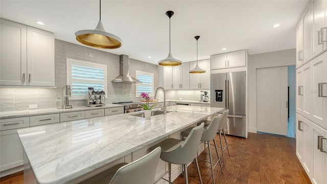 1661 S JEFFERSON AVENUE, Sarasota, FL 34239