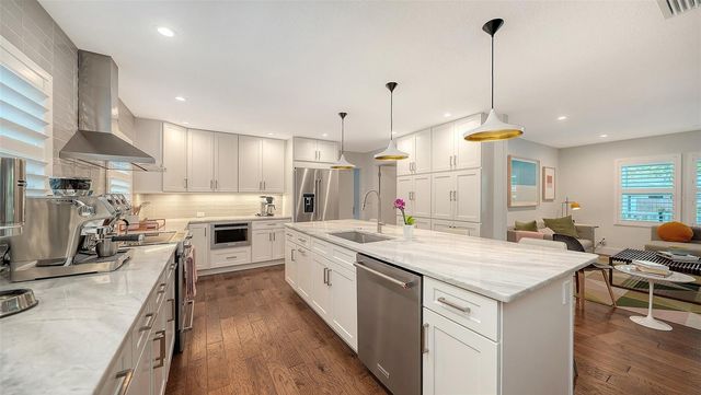 1661 S JEFFERSON AVENUE, Sarasota, FL 34239