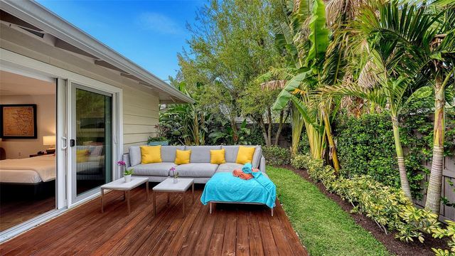 1661 S JEFFERSON AVENUE, Sarasota, FL 34239