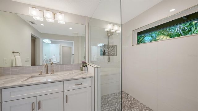 1661 S JEFFERSON AVENUE, Sarasota, FL 34239