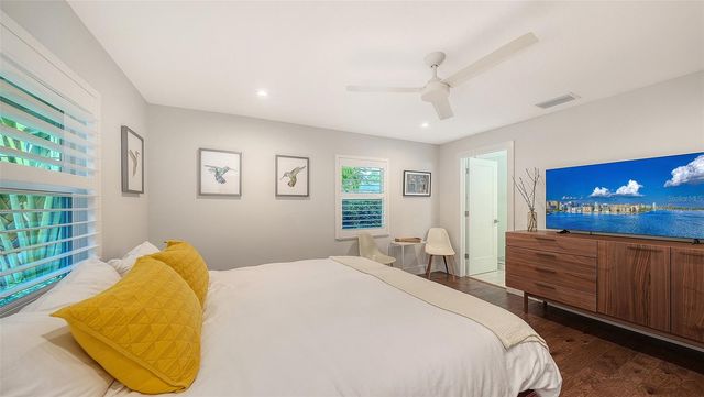 1661 S JEFFERSON AVENUE, Sarasota, FL 34239