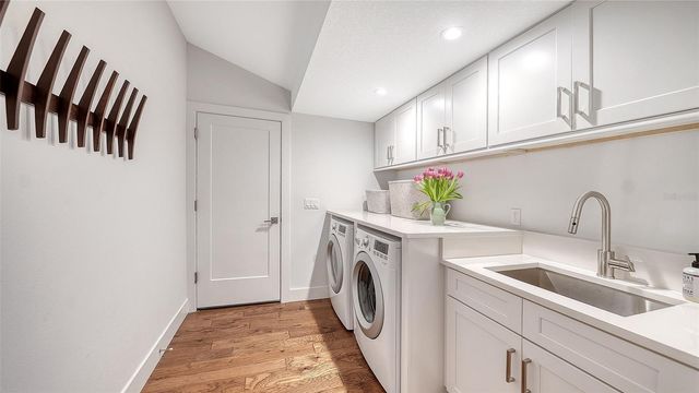 1661 S JEFFERSON AVENUE, Sarasota, FL 34239