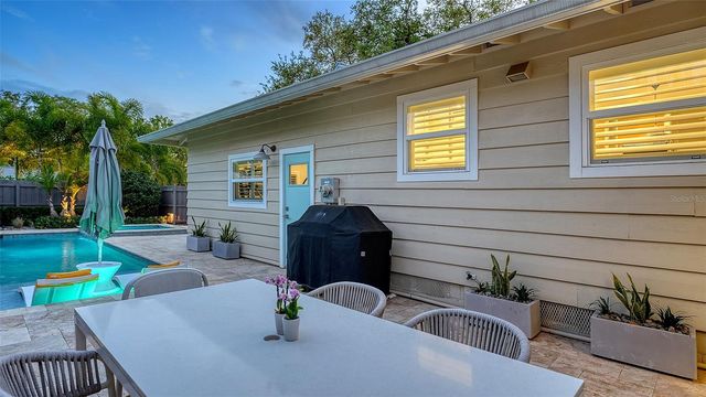 1661 S JEFFERSON AVENUE, Sarasota, FL 34239