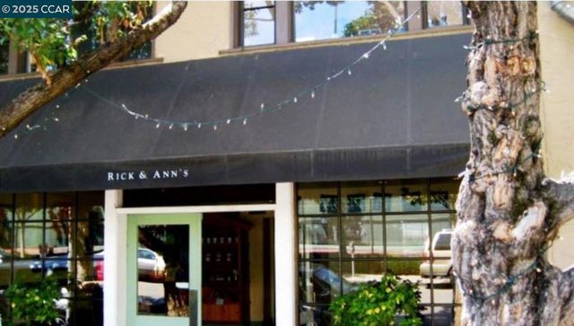 5 Besito Ave. @ Drury Rd., Oakland, CA 94705