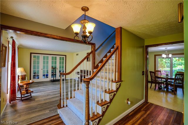 2337 Reno Drive, Louisville, OH 44641