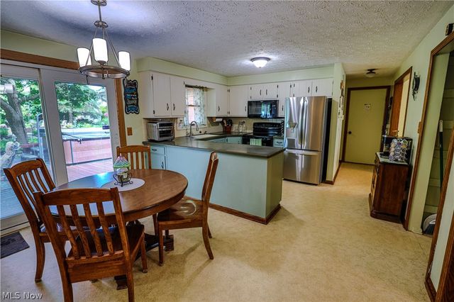 2337 Reno Drive, Louisville, OH 44641