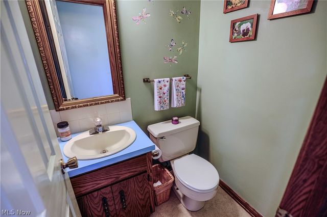 2337 Reno Drive, Louisville, OH 44641