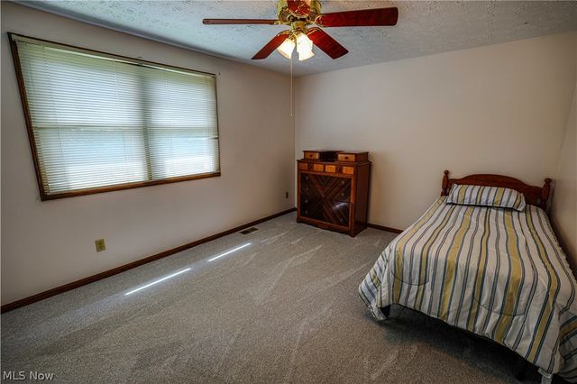 2337 Reno Drive, Louisville, OH 44641