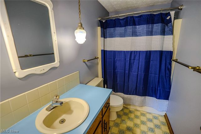 2337 Reno Drive, Louisville, OH 44641