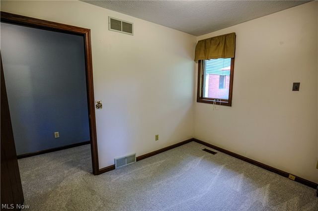2337 Reno Drive, Louisville, OH 44641