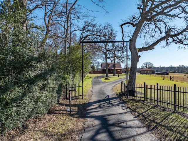 1460 N US HWY 287, Palestine, TX 75803