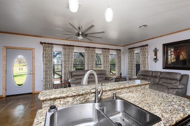 1460 N US HWY 287, Palestine, TX 75803