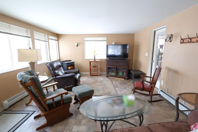 25 Marshall Avenue, Hartford, VT 05001