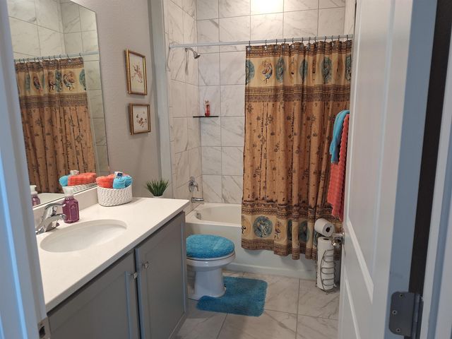 92 Whispering Pine Dr, Palm Coast, FL 32164