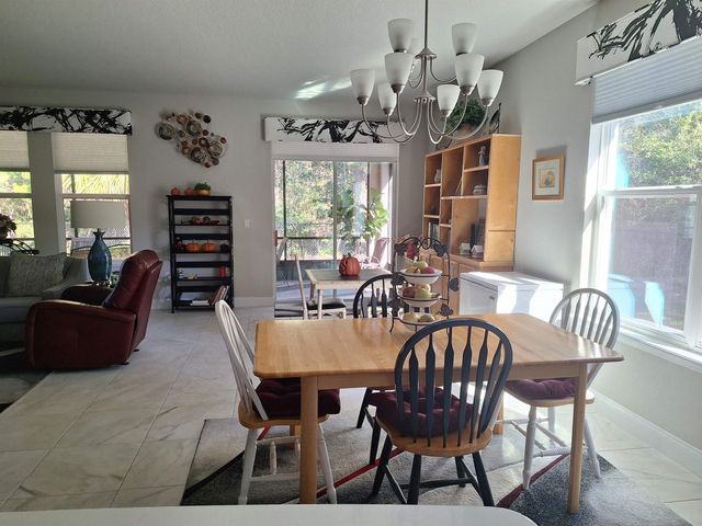 92 Whispering Pine Dr, Palm Coast, FL 32164