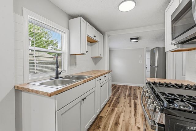 914 W Marion Street, Mishawaka, IN 46545