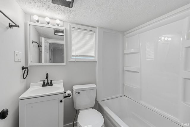 914 W Marion Street, Mishawaka, IN 46545