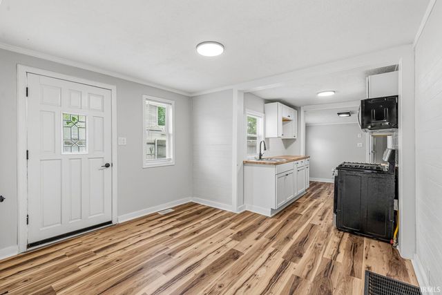 914 W Marion Street, Mishawaka, IN 46545