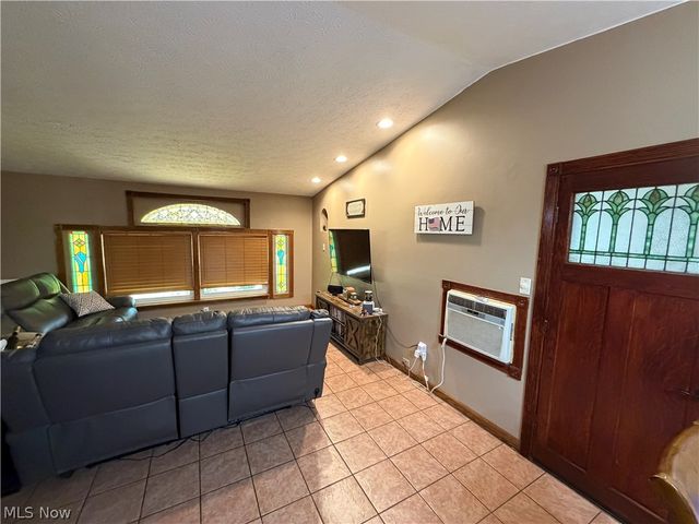 1921 Birch Trace Drive, Austintown, OH 44515
