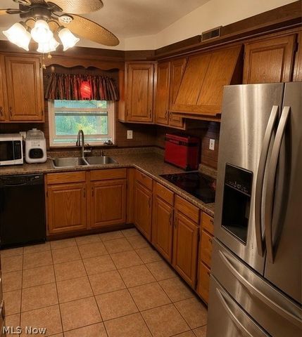 1921 Birch Trace Drive, Austintown, OH 44515