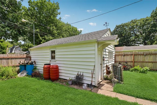 3917 11th Street, Des Moines, IA 50313