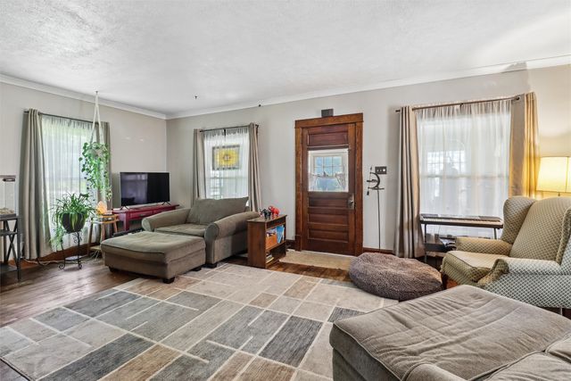 3917 11th Street, Des Moines, IA 50313