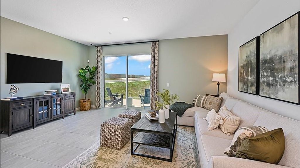 Image 12 of property listing at 7643 WATERSCAPE DRIVE, Groveland, FL 34736