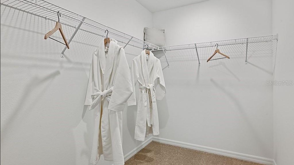 Image 18 of property listing at 7643 WATERSCAPE DRIVE, Groveland, FL 34736