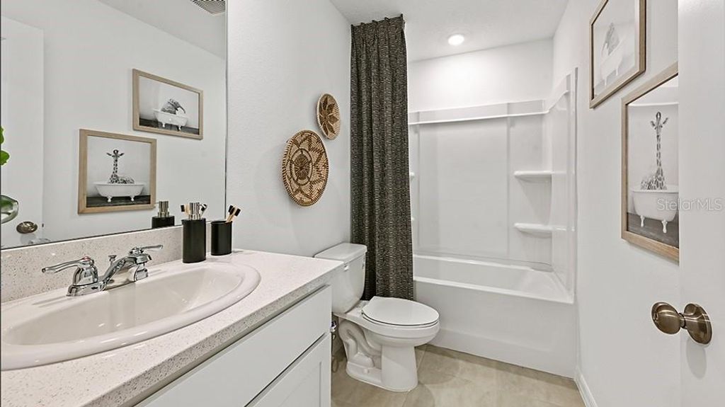 Image 21 of property listing at 7643 WATERSCAPE DRIVE, Groveland, FL 34736