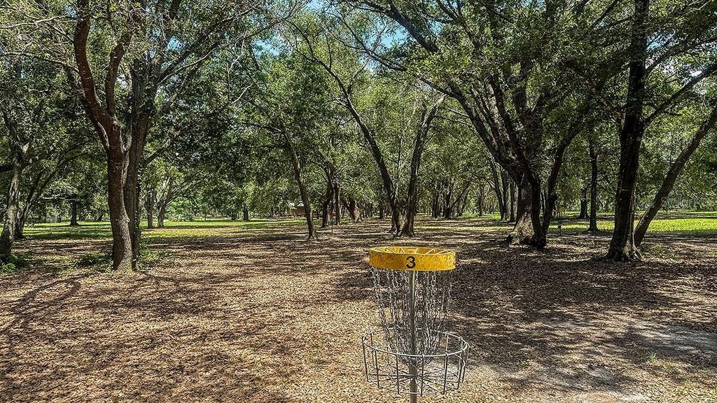 Image 35 of property listing at 7643 WATERSCAPE DRIVE, Groveland, FL 34736