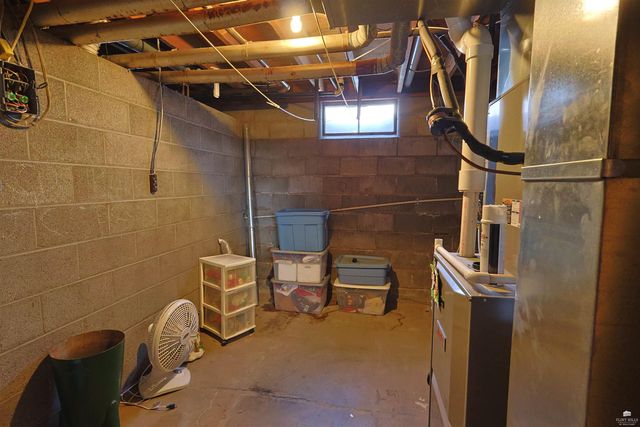 306 7th Street, Linn, KS 66953