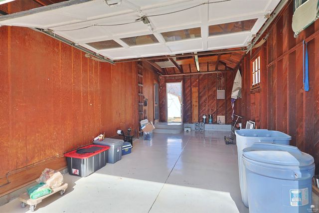 306 7th Street, Linn, KS 66953