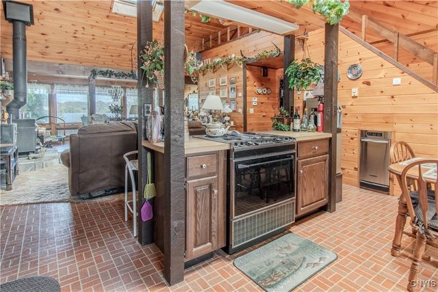 7176 Beadles Point Road, Cape Vincent, NY 13618