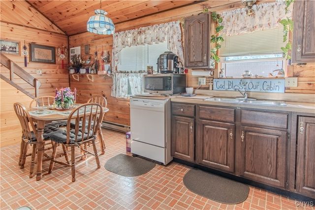 7176 Beadles Point Road, Cape Vincent, NY 13618