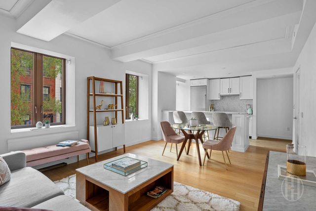 225 E 19th St Apt 203, New York City, NY 10003