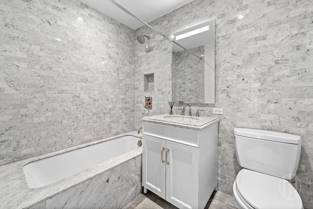 225 E 19th St Apt 203, New York City, NY 10003