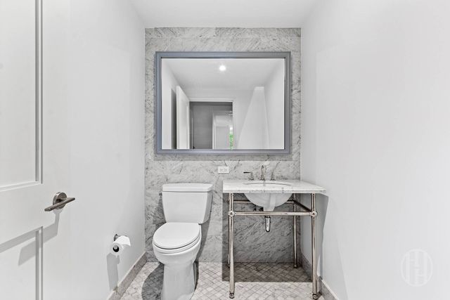 225 E 19th St Apt 203, New York City, NY 10003