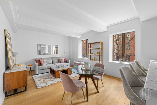 225 E 19th St Apt 203, New York City, NY 10003