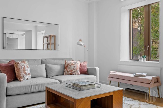 225 E 19th St Apt 203, New York City, NY 10003