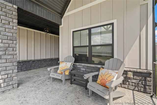 326 Tuscany Drive, Floyds Knobs, IN 47119