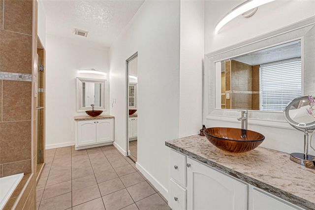 6130 Summerville Lane, Houston, TX 77041