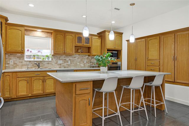 6130 Summerville Lane, Houston, TX 77041